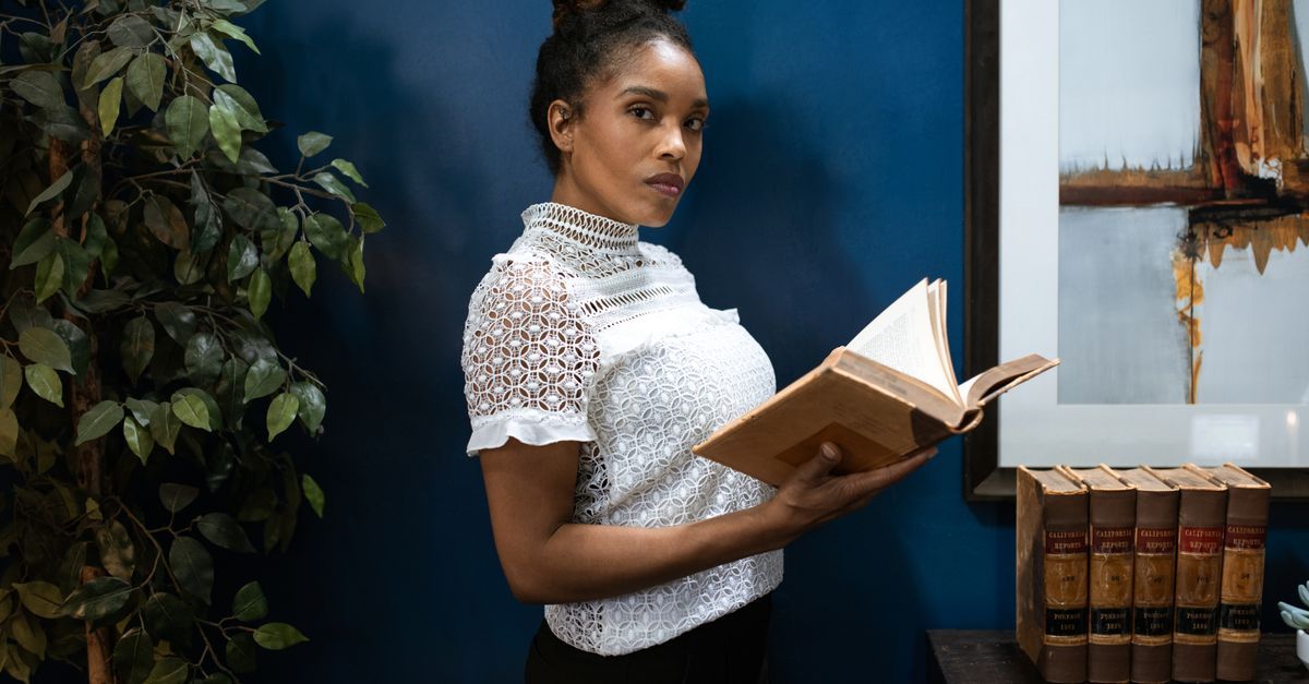 Quais são 5 livros que toda mulher deveria ler?